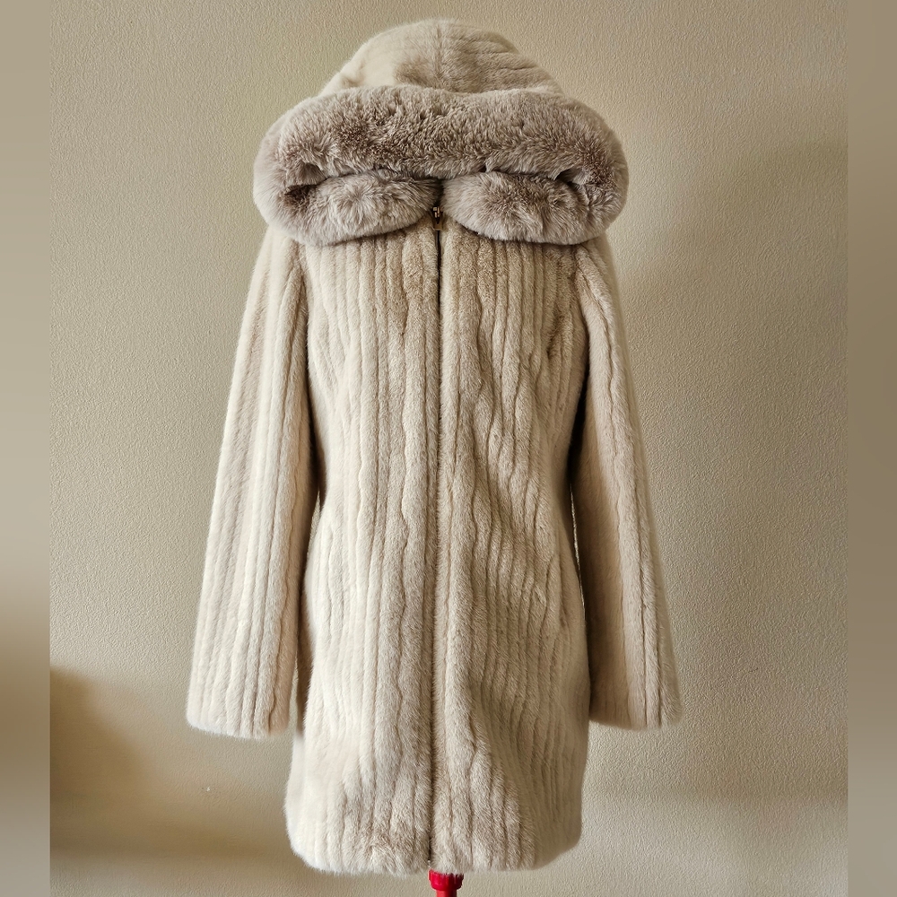 Via Spiga Cream Faux Fur Coat